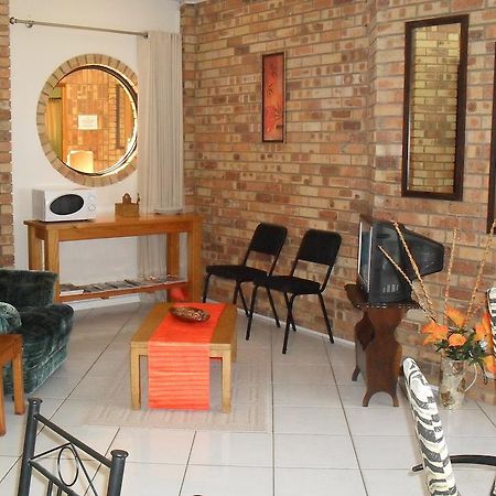 8 Royal Palm B&B Umhlanga Rocks 외부 사진