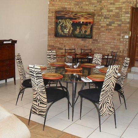 8 Royal Palm B&B Umhlanga Rocks 외부 사진